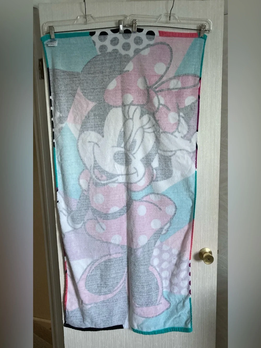Disney Minnie Mouse beach towel